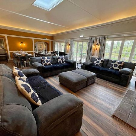 Lydney House Swaffham Sleeps 22 Villa Exterior foto