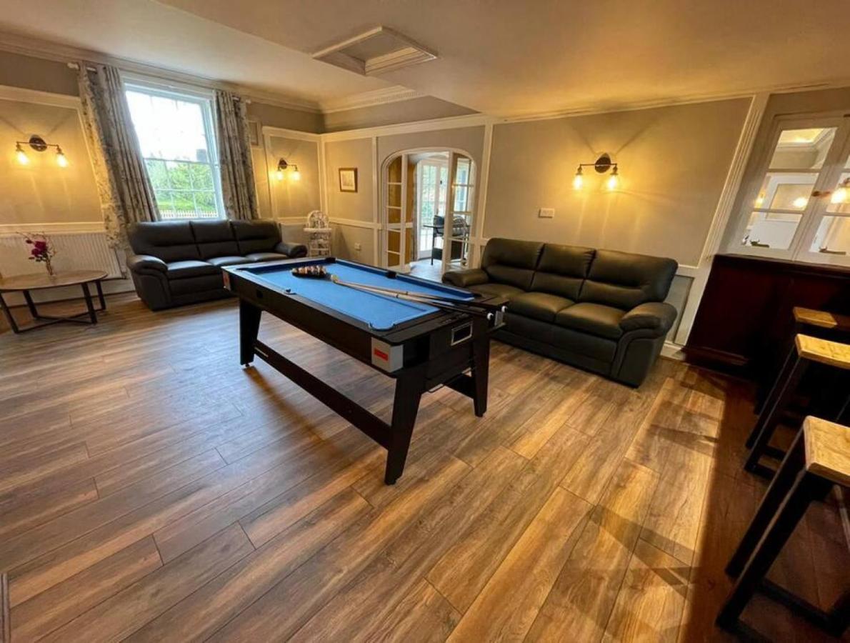 Lydney House Swaffham Sleeps 22 Villa Exterior foto