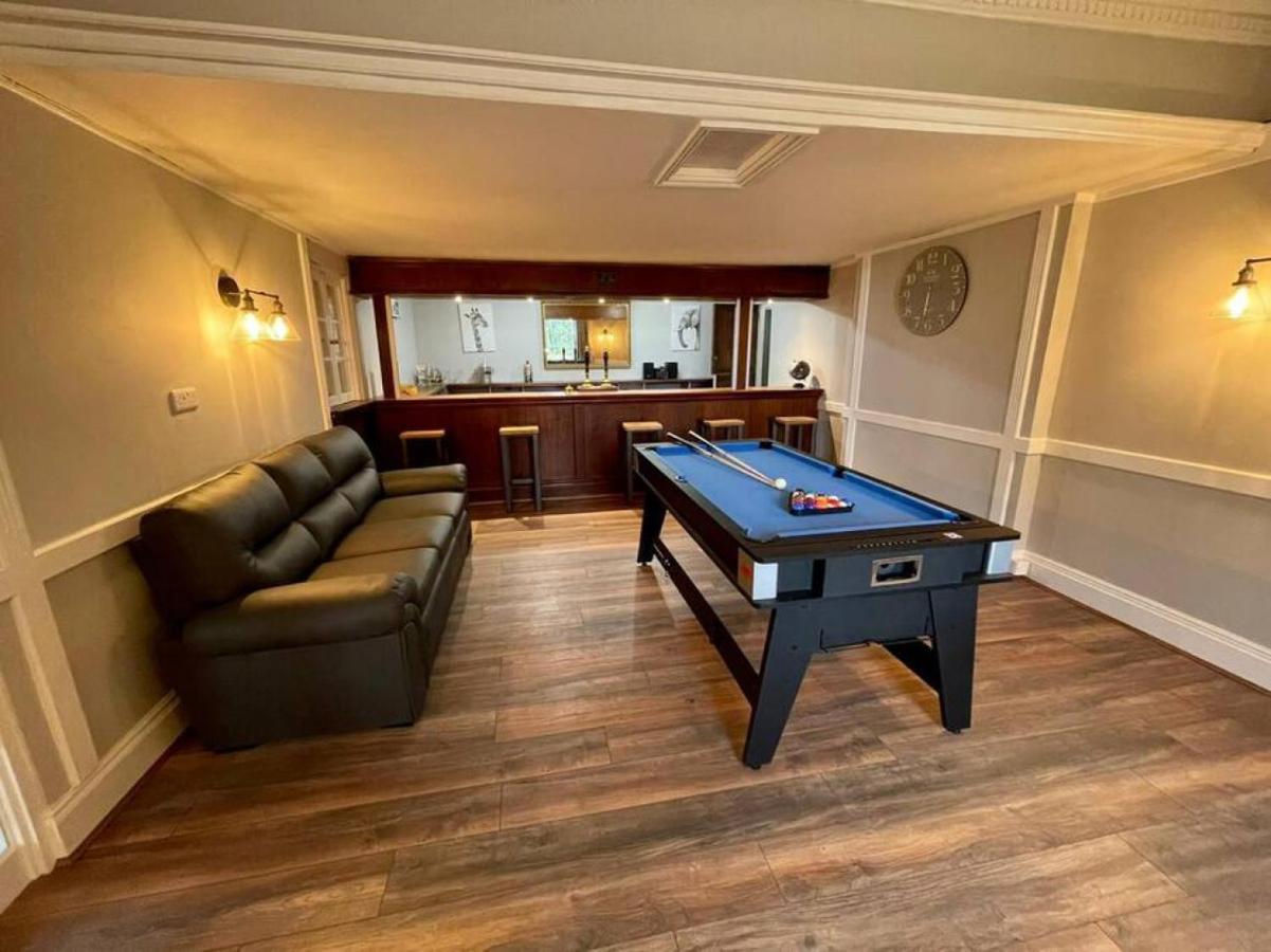 Lydney House Swaffham Sleeps 22 Villa Exterior foto