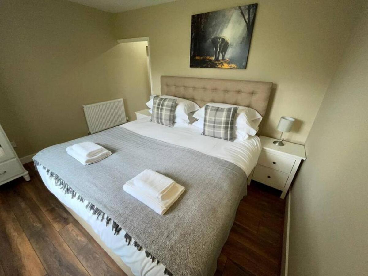 Lydney House Swaffham Sleeps 22 Villa Exterior foto